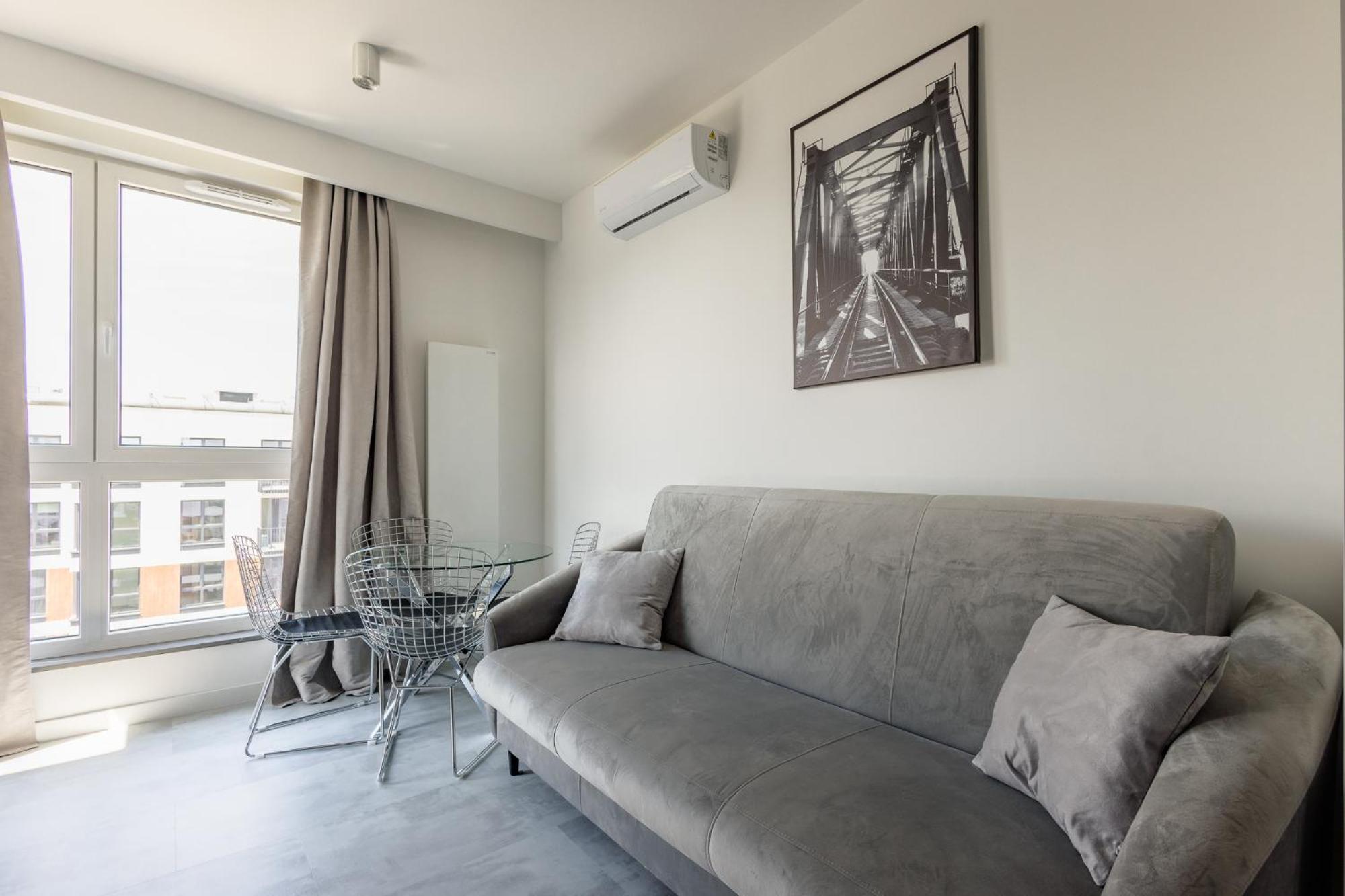 Apartament House Living
